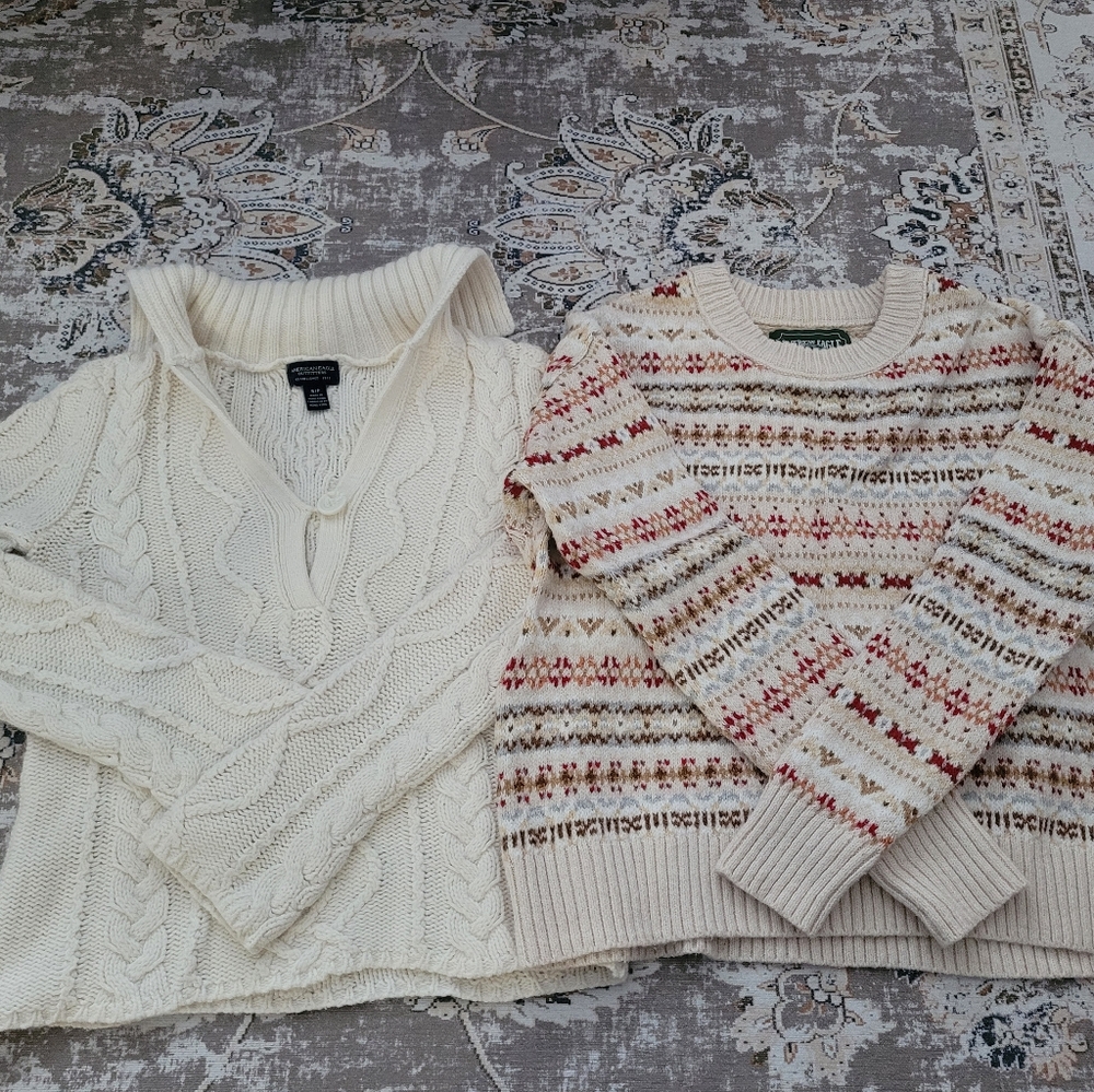American Eagle Outfitters sweaters sz xs